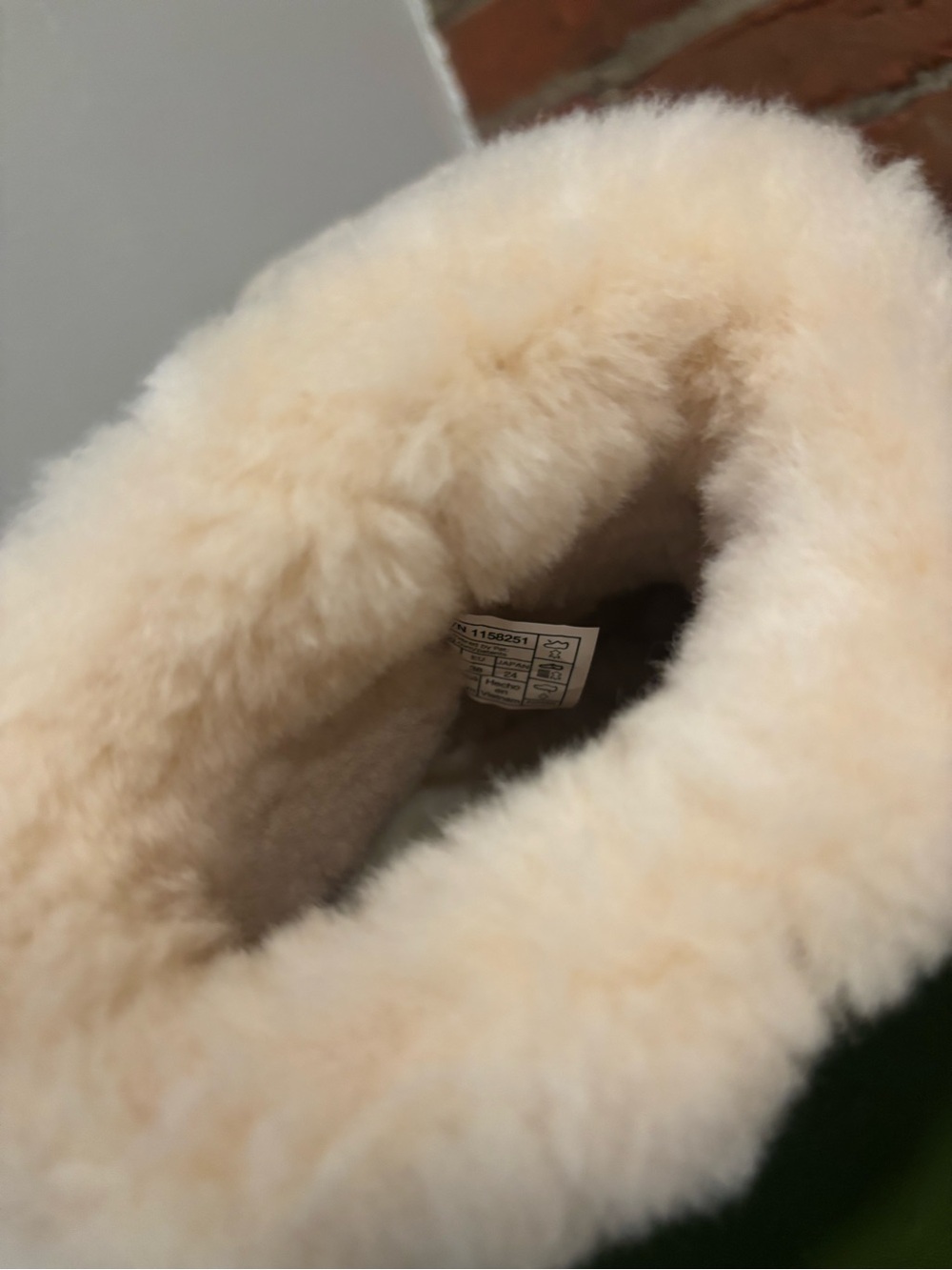 New with Box! Ugg Classic Mini Alpine in Chestnut - Picture 8 of 10